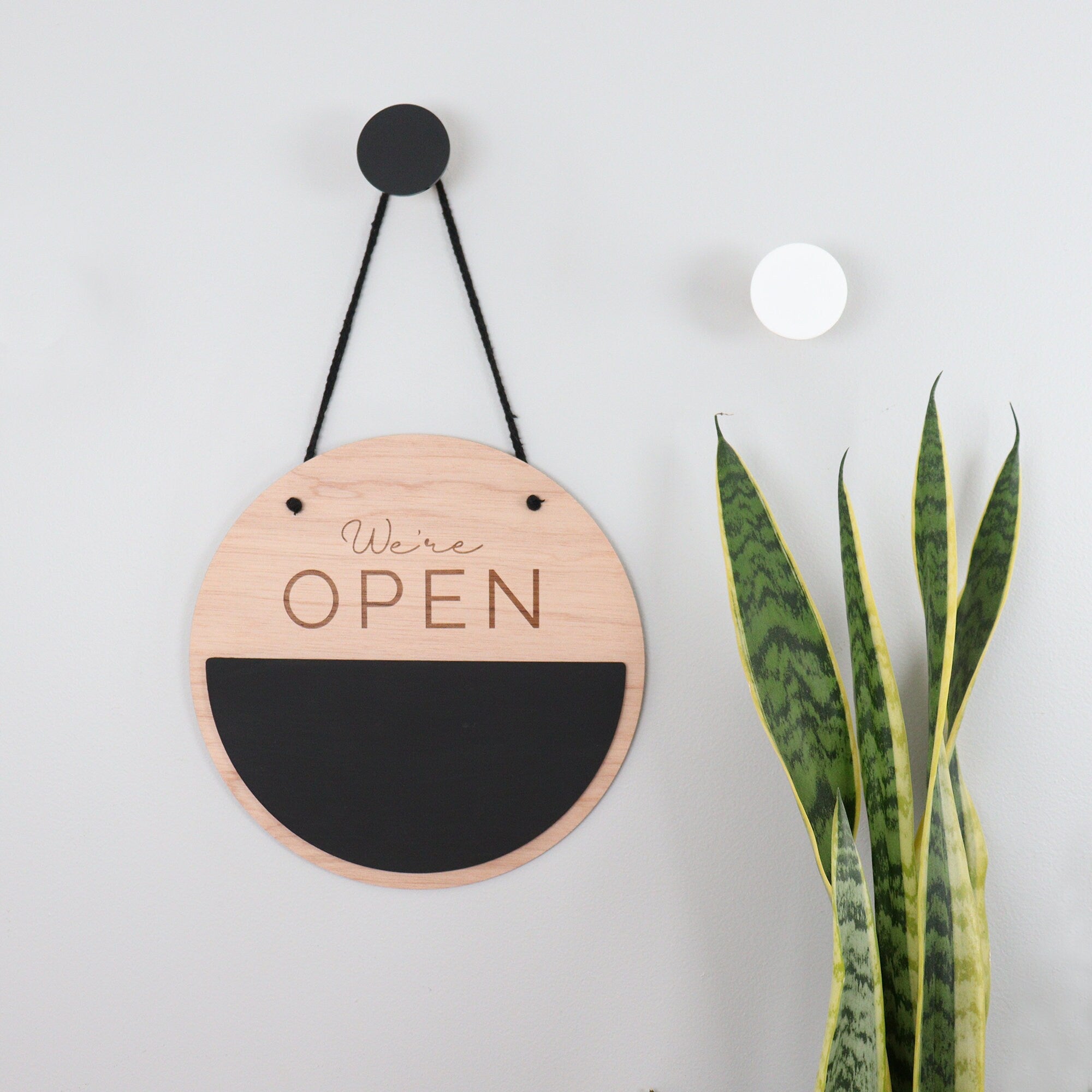 Open Closed Wooden Chalkboard Business Sign – CoCreative Design
